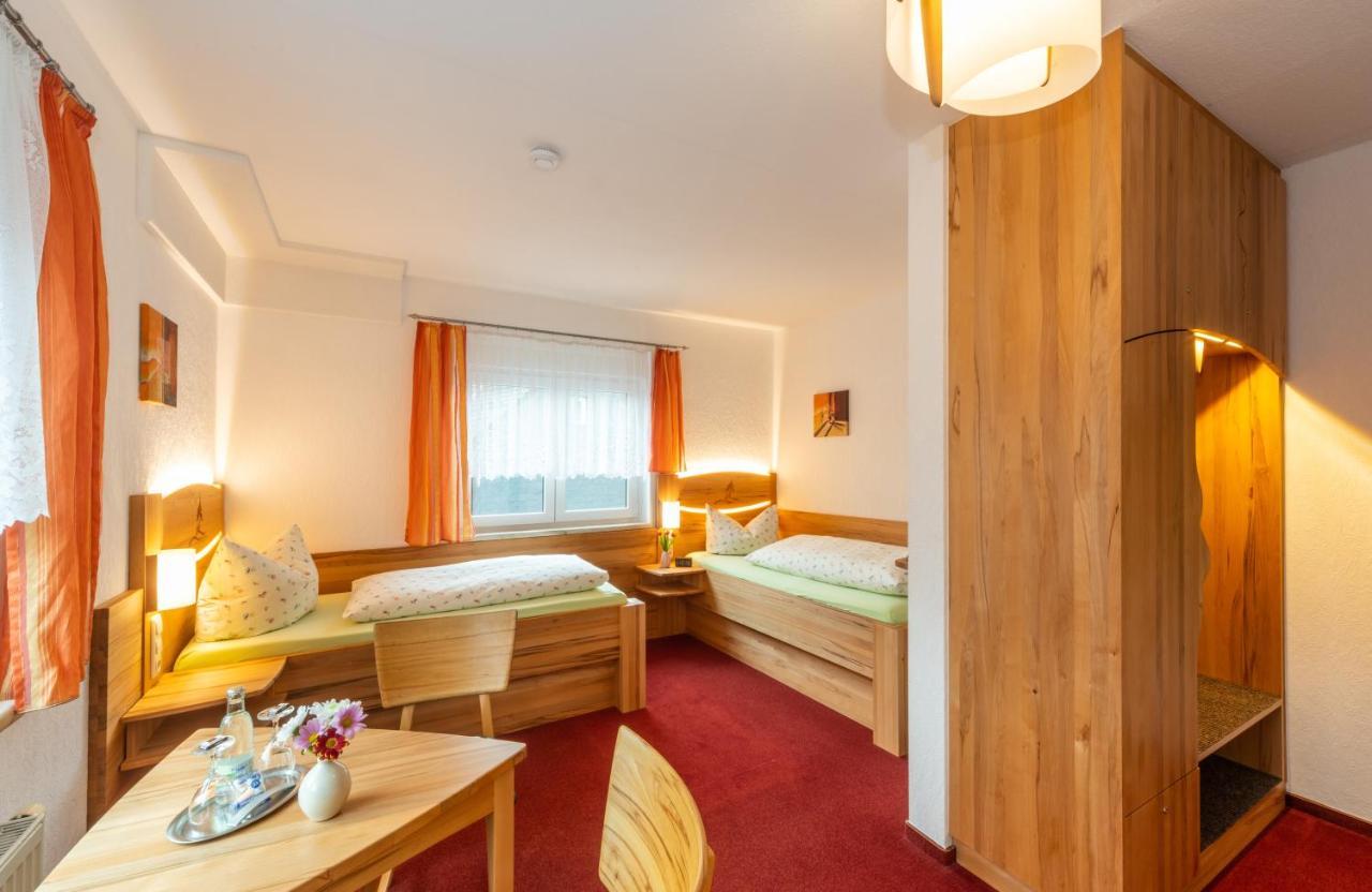 Rennsteighotel Gruener Baum Schmiedefeld am Rennsteig Exteriör bild