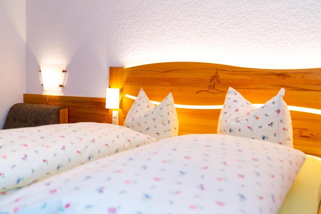 Rennsteighotel Gruener Baum Schmiedefeld am Rennsteig Exteriör bild